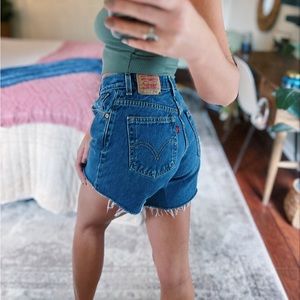 Levi’s // Dark Wash Distressed Denim Shorts